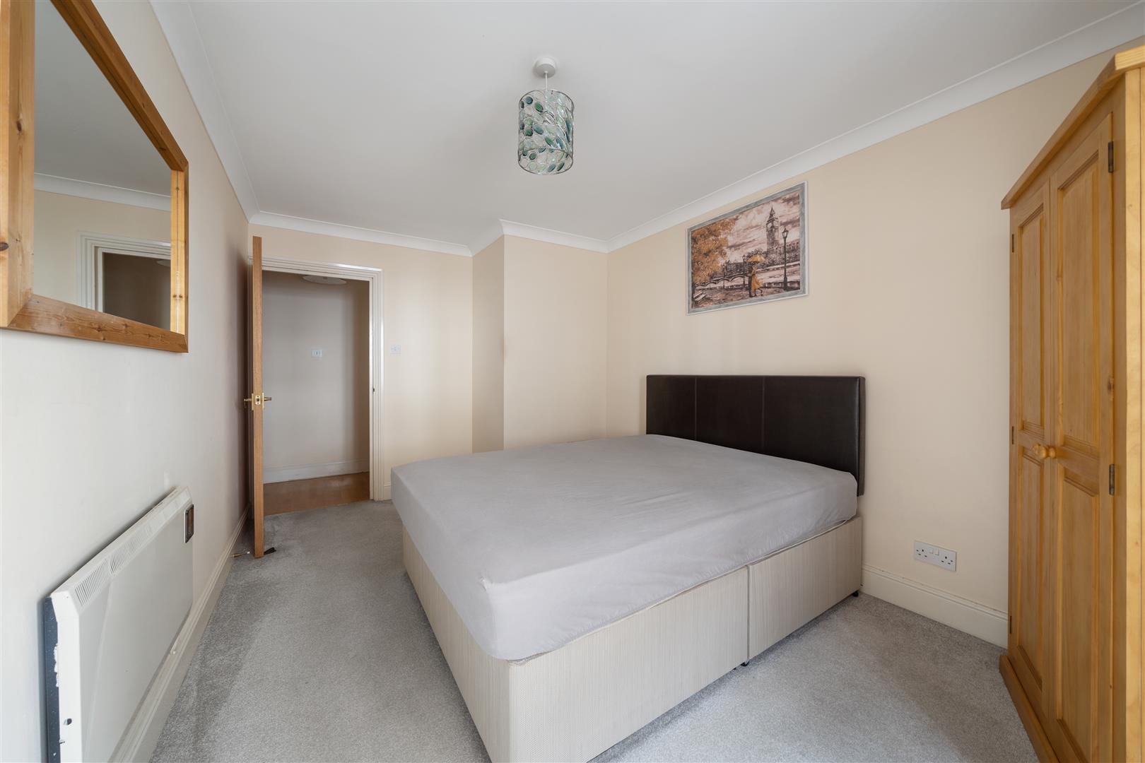 Peninsula Court, Canary Wharf